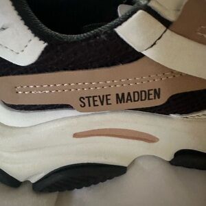 Steve Madden Black and Tan Chunky Sneakers